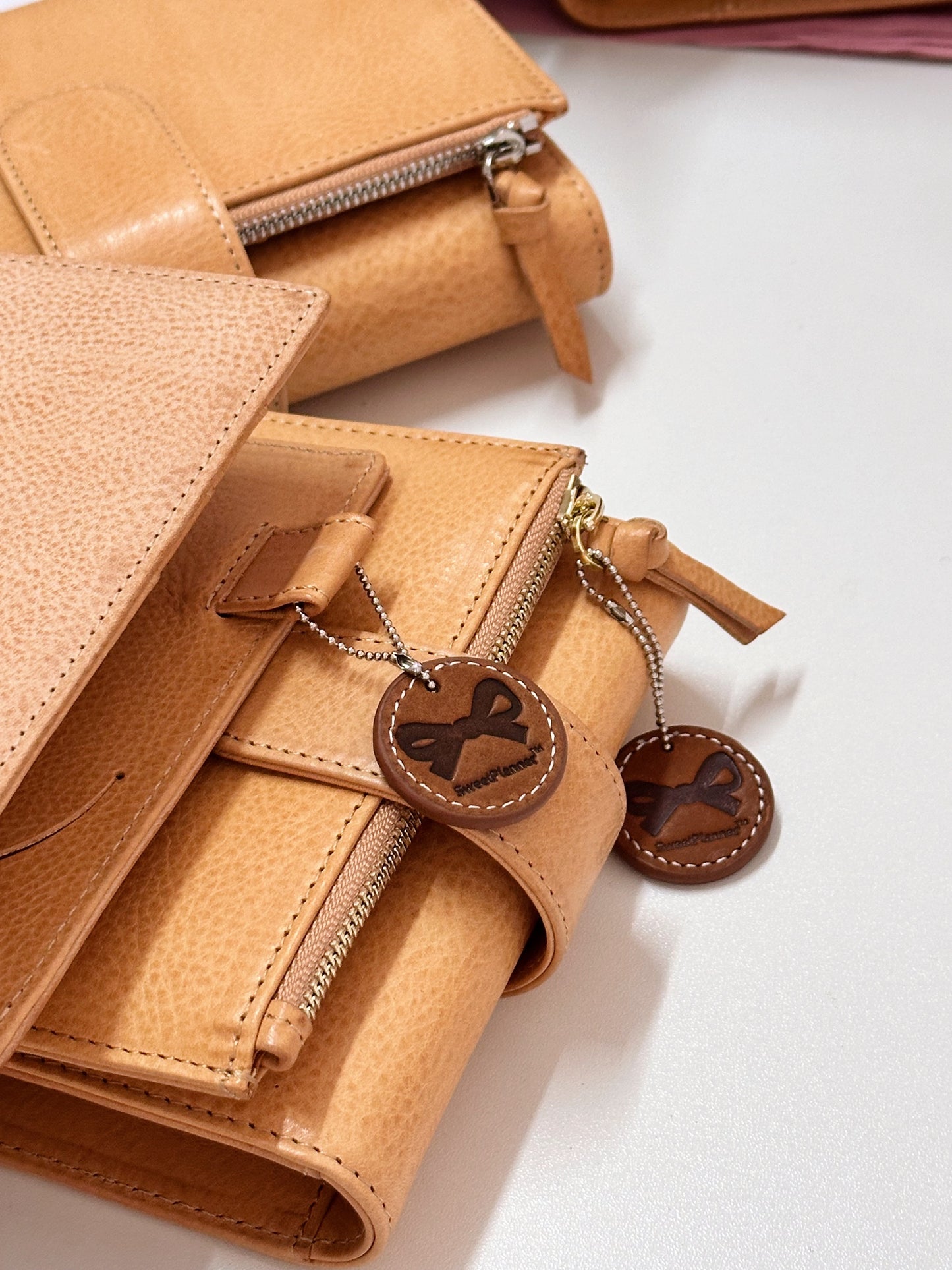 Sweet Bow Leather charm - Barenia brown